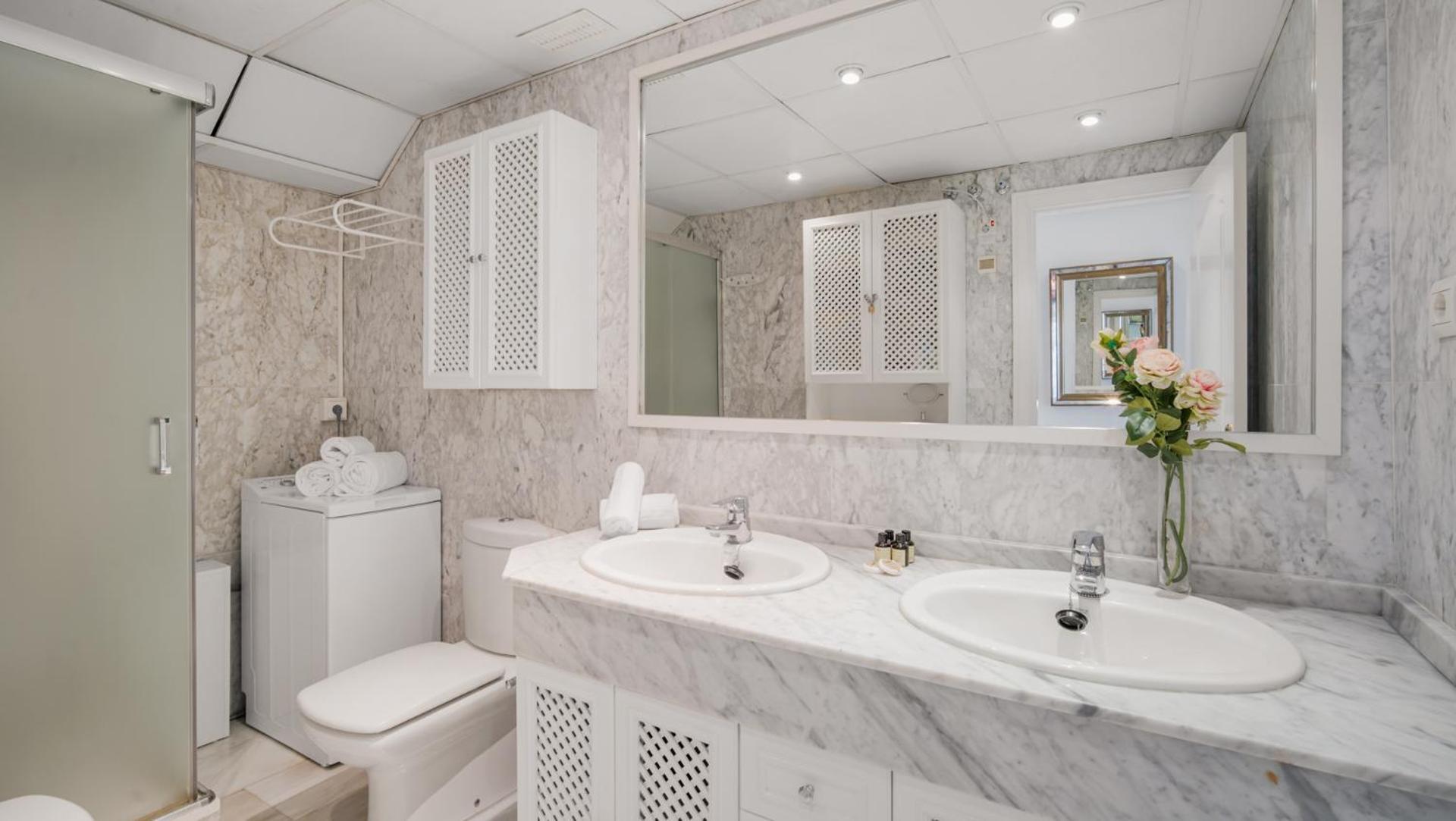 1 Bedroom Apartment, With Sea Views, In Medina Garden - Puerto Banus Marbellac Extérieur photo