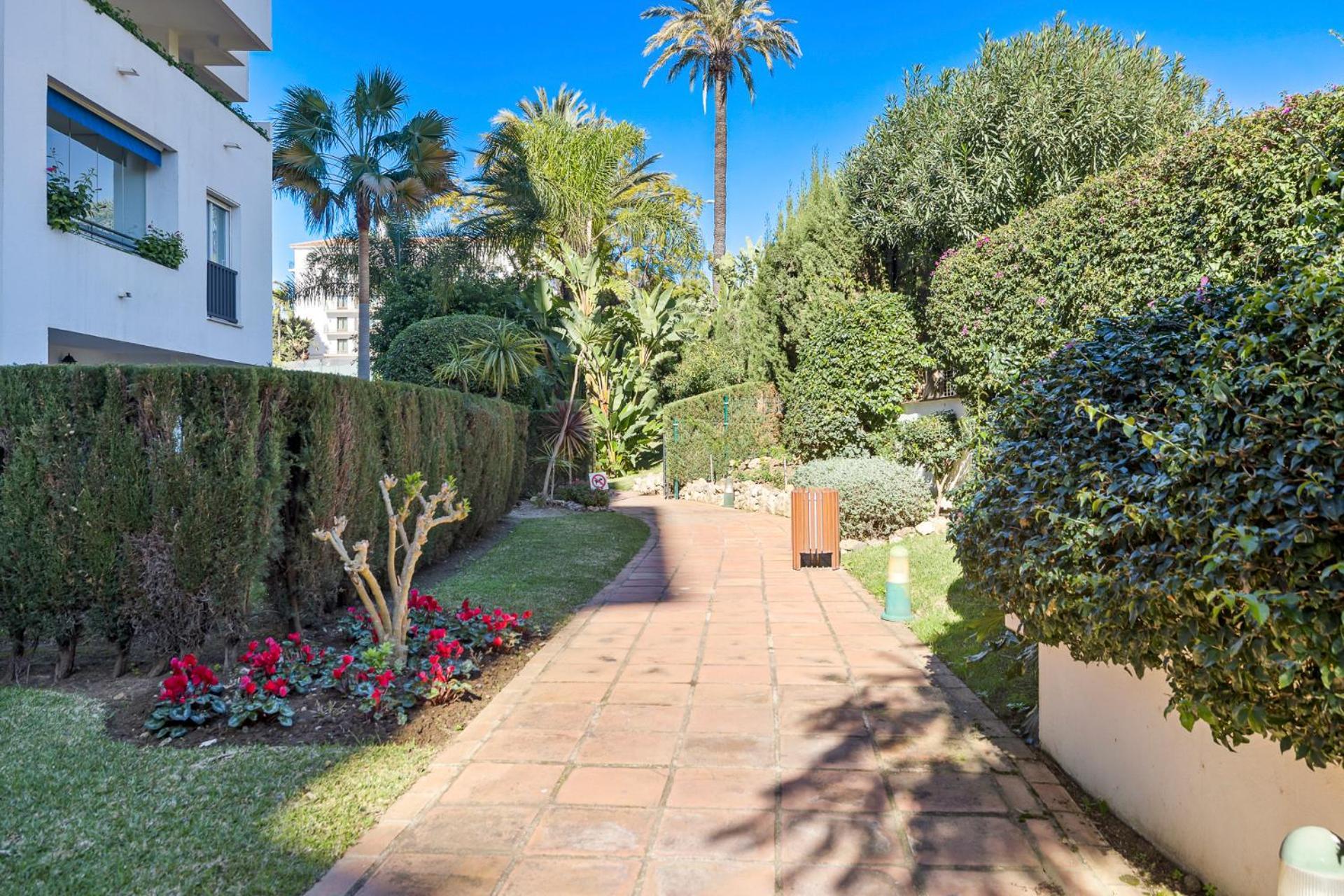 1 Bedroom Apartment, With Sea Views, In Medina Garden - Puerto Banus Marbellac Extérieur photo