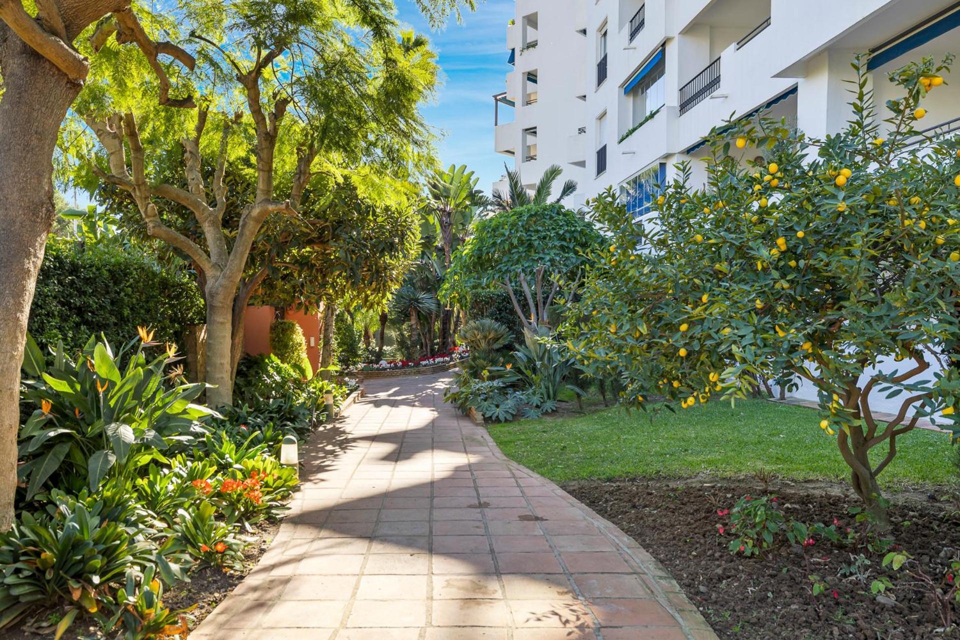 1 Bedroom Apartment, With Sea Views, In Medina Garden - Puerto Banus Marbellac Extérieur photo